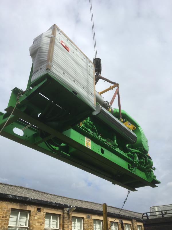 Generator hoisting @ Southend Hospital