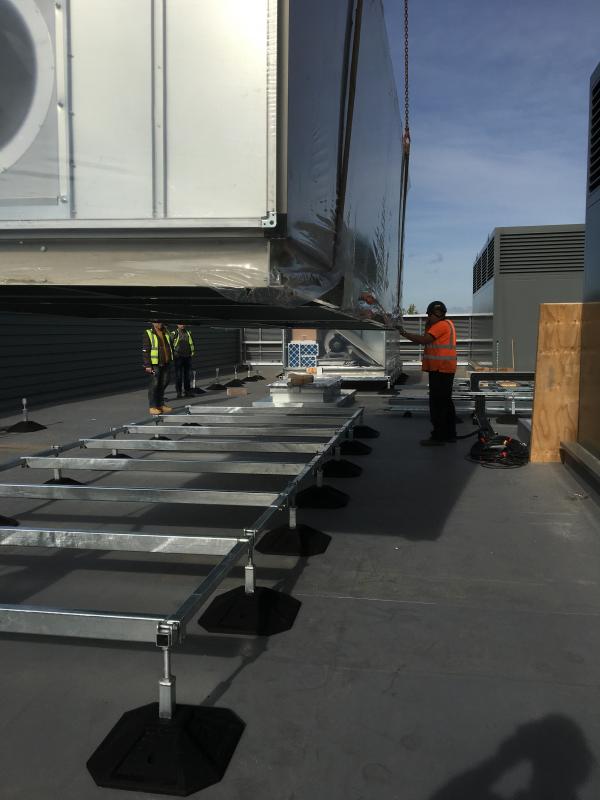 Crane setup at upper end of capacity with large radius